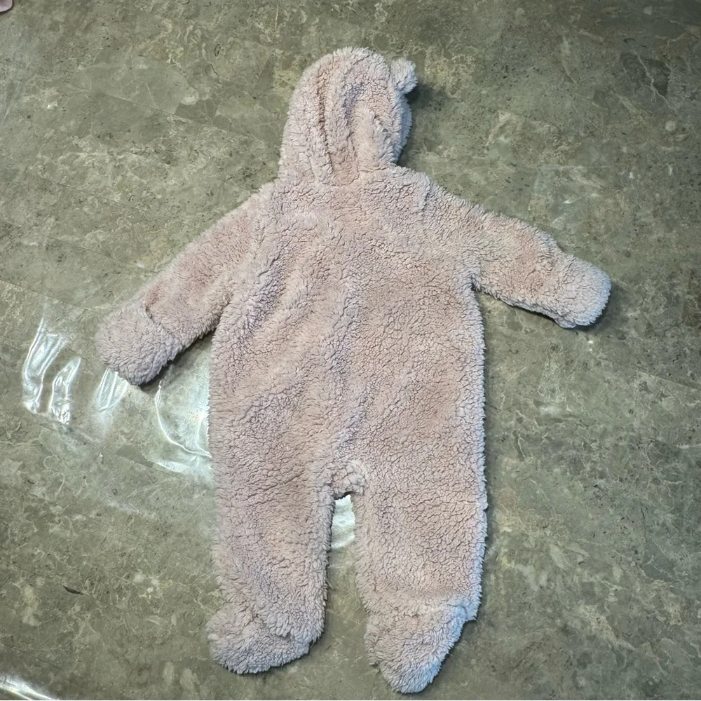 Baby girl Teddy light pink Sherpa zip up One-Piece Size 0-3 months  Baby Gap